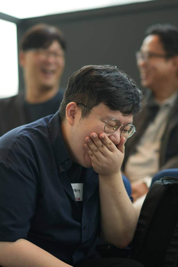 웃음이 없으면 오래가지 못합니다
